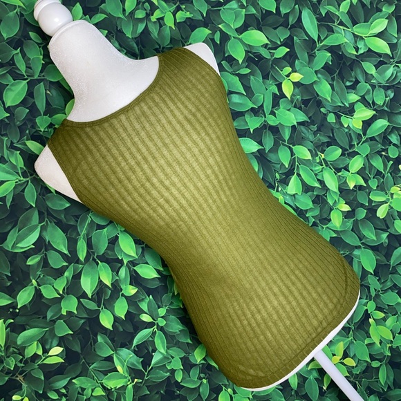 OLIVE GREEN SOFT RIBBED TANK TOP W/ SCOOP NECKLINE · SIZE S - Picture 4 of 5